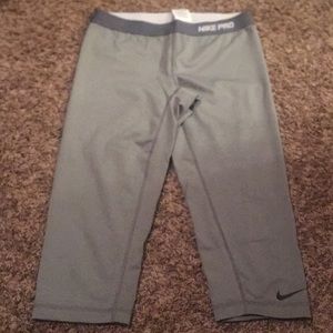 Nike pro Capri workout legging